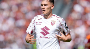 Kristjan Asllani bindet të largohet nga Italia