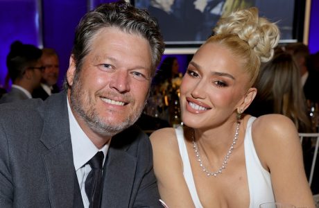 Blake Shelton thyen heshtjen për thashethemet e divorcit me Gwen Stefani