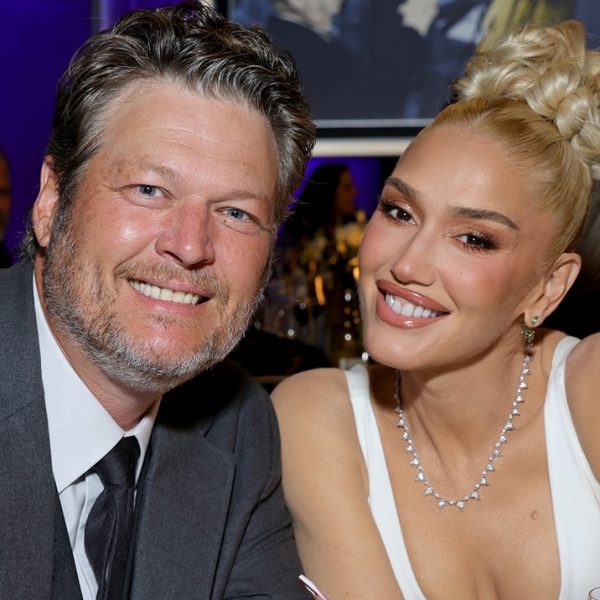 Blake Shelton thyen heshtjen për thashethemet e divorcit me Gwen Stefani