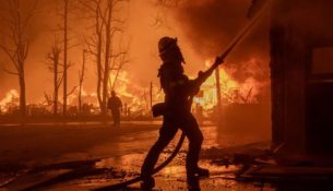 Ekspertët thonë se aktiviteti njerëzor ndikoi që 2025 të bëhej viti i tretë më i nxehtë