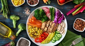 Si ndryshojnë përfitimet ushqyese të ushqimeve ndërsa plakemi?