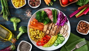 Si ndryshojnë përfitimet ushqyese të ushqimeve ndërsa plakemi?