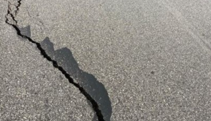 Çahet rruga në aksin Përmet–Çarçovë, Prefektura apelon për shmangie të lëvizjes në zonë