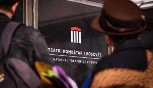 Teatri Kombëtar i Kosovës nis vitin 2026 me shfaqjen ‘Gërrdia’