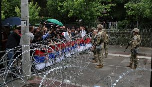 Arrestohet një i dyshuar për sulmet ndaj KFOR-it dhe policisë në Zveçan