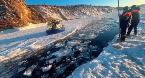 Tragjedi në Siberi: 7 turistë kinezë dhe një shofer rus humbin jetën pasi autobusi ra në Liqenin Baikal