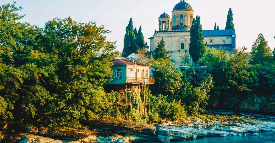 Kutaisi: Nga ndalesë kalimtare në destinacion udhëtimi