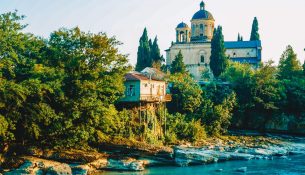 Kutaisi: Nga ndalesë kalimtare në destinacion udhëtimi