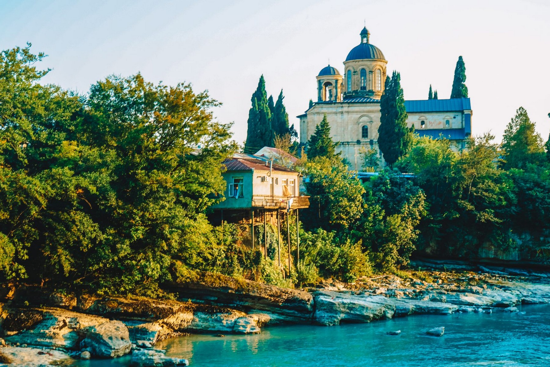 Kutaisi: Nga ndalesë kalimtare në destinacion udhëtimi
