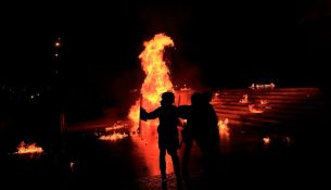 PD rikthehet në protestë para Kryeministrisë