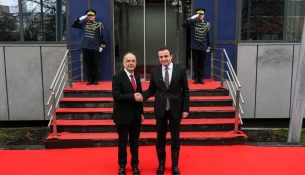Kurti pret Begajn në përvjetorin e pavarësisë, theksohet bashkëpunimi Kosovë–Shqipëri