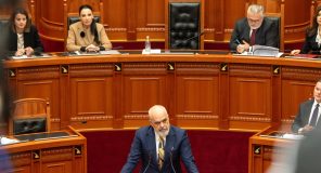 Balluku dorëhiqet, ndryshime në kabinet