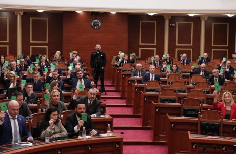 Kuvendi miraton deklaratën për pafajësinë e ish-krerëve të UÇK-së