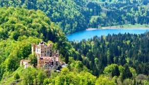 Hohenschwangau, fshati i kështjellave mbretërore në Alpet Bavareze