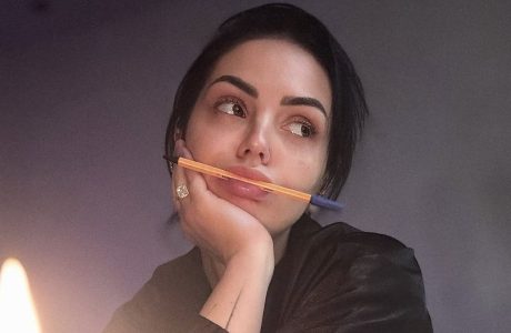 Fifi në udhëkryq: Sakrificë për artin apo vetëvrasje në tregun e klikimeve