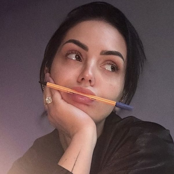 Fifi në udhëkryq: Sakrificë për artin apo vetëvrasje në tregun e klikimeve