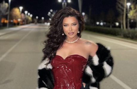 Jo vetëm për vizitë: Ronela Hajati “kyçet” në studiot e Kosovës