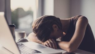 Si ndikon perceptimi në mënyrën si ndihemi pas gjumit?