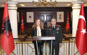 Shqipëria dhe Turqia thellojnë bashkëpunimin ushtarak