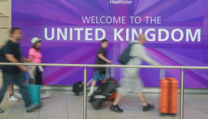 Britanikët me shtetësi të dyfishtë rrezikojnë bllokim në kufi