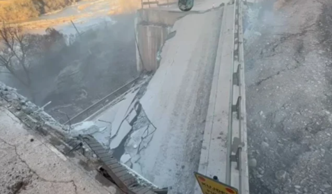 Përplasje Rama-Bardhi për rrugët e shembura