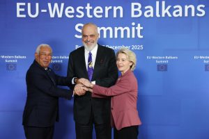 Shqipëria mes kandidatëve më “të fortë” për BE-në, zbulon analiza