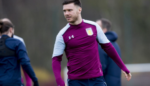 Shqiptarët grabisin shtëpinë e ish-lojtarit të Aston Villas