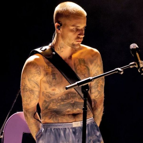 Zhveshja e Justin Bieber nuk ishte planifikuar deri në momentin e performancës