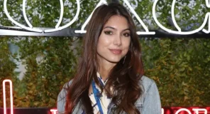 Princesha iraniane në mërgim: Regjimi islamik “kurrë s’ka qenë kaq afër rënies”