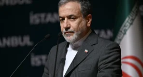 Lideri suprem është gjallë mesa di unë, thotë Araghchi