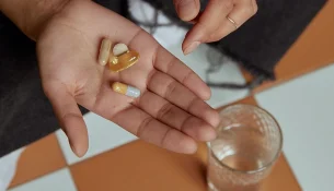 Multivitaminat ditore mund të ngadalësojnë plakjen biologjike, por ekspertët mbeten skeptikë