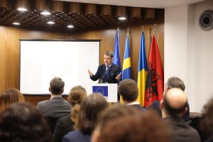 Hoxha: Zgjerimi i BE-së, domosdoshmëri strategjike për një Evropë më të fortë