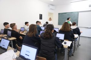 Shqipëria ndër vendet ku mësuesit ndihen më të motivuar