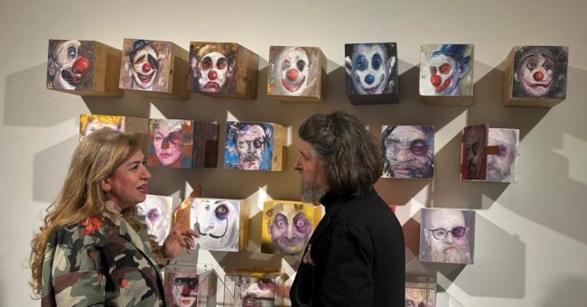 Helidon Doni Haliti prezanton ekspozitën “Paragjykimi” në Tiranë