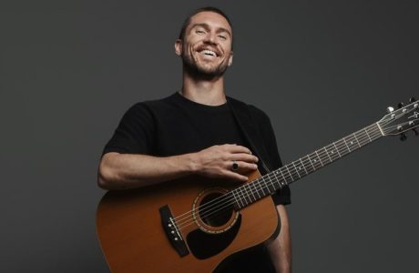 Shpat Deda sjell koncertin “Katarsis” në Tiranë