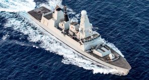 Britania dërgon luftanije për të mbrojtur bazën e saj në Qipro