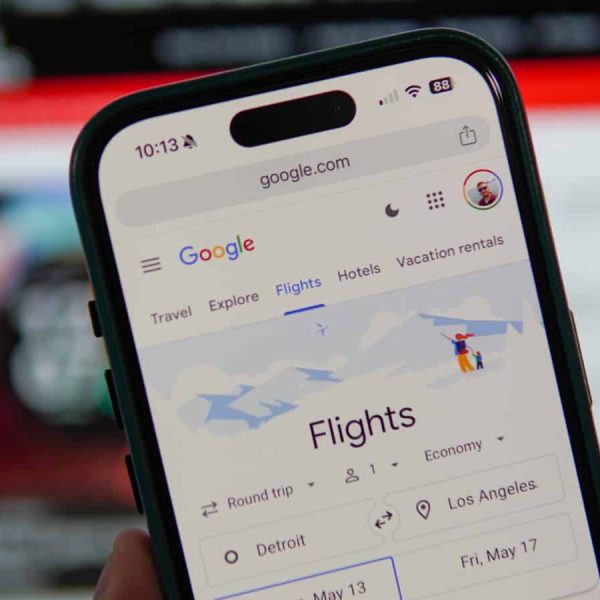 Si të kurseni para në fluturime duke përdorur Google Flights?