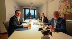 Zyrtari gjerman mbështet zbatimin e marrëveshjeve të dialogut