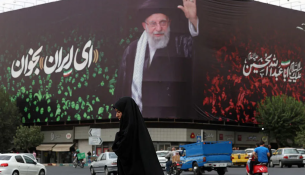 Irani konfirmon vdekjen e Khameneit dhe shpall 40 ditë zie