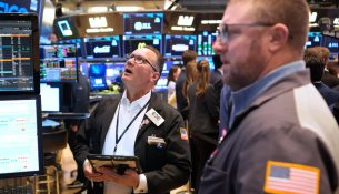 Tregjet globale në rënie ndërsa lufta përshkallëzohet