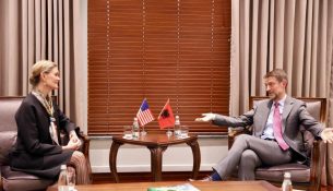 Hoxha takim me VanHorn: Thellim bashkëpunimi për sigurinë