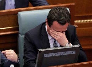 Albin Kurti nuk qeveris. Ai po i humb vite Kosovës