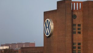 Volkswagen mund të prodhojë sisteme raketore në vend të makinave