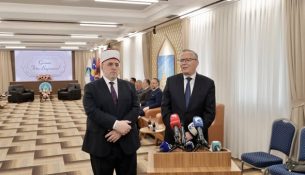 Krerët e opozitës urojnë Fitër Bajramin me thirrje për unitet