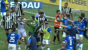 23 lojtarë ndëshkohen me karton të kuq në Brazil