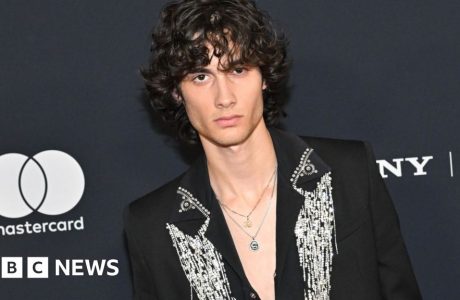 Sombr kritikon Brixton Academy pas një incidenti në koncert