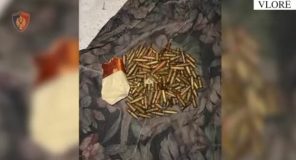 Aksion policor në Vlorë, arrestohet 35-vjeçari me municion dhe lëndë plasëse
