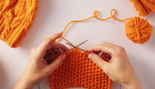 Si mund të ndihmojë thurja për të hequr dorë nga zakonet e dëmshme?