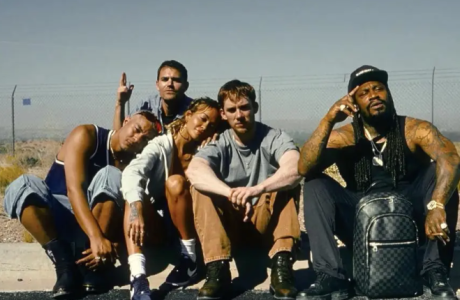 Rita Ora shkëlqen në filmin “He Bled Neon”