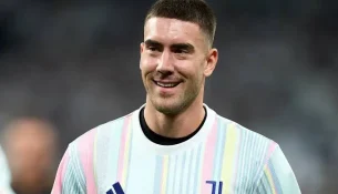 Prapakthim, Dusan Vlahovic dhe Juventusi ulen në negociata për rinovimin e kontratës